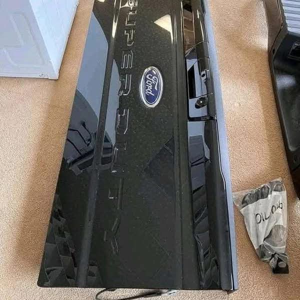 2023 FORD F-250 SUPER DUTY LARIAT TAILGATE & REAR BUMPER