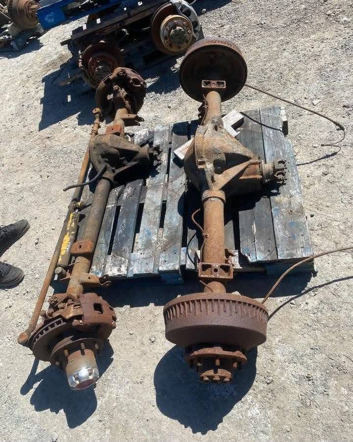 BIG HUB DANA 44 & MATCHING 14-BOLT FULL FLOATER