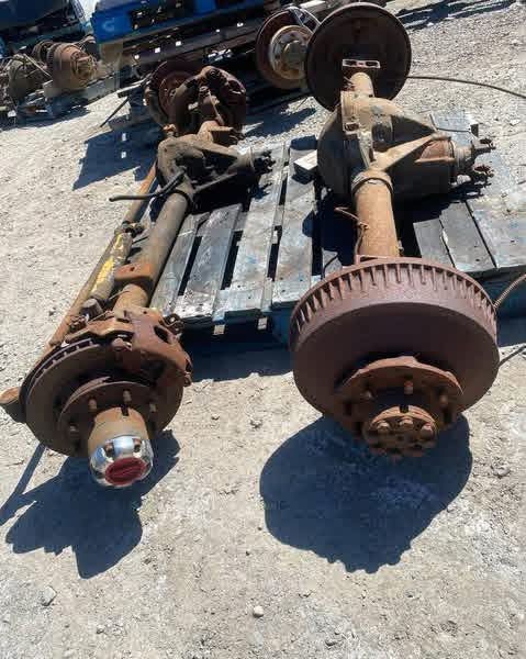 BIG HUB DANA 44 & MATCHING 14-BOLT FULL FLOATER
