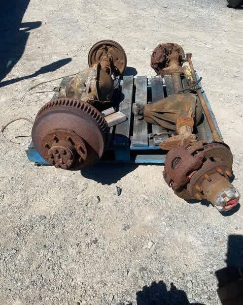 BIG HUB DANA 44 & MATCHING 14-BOLT FULL FLOATER