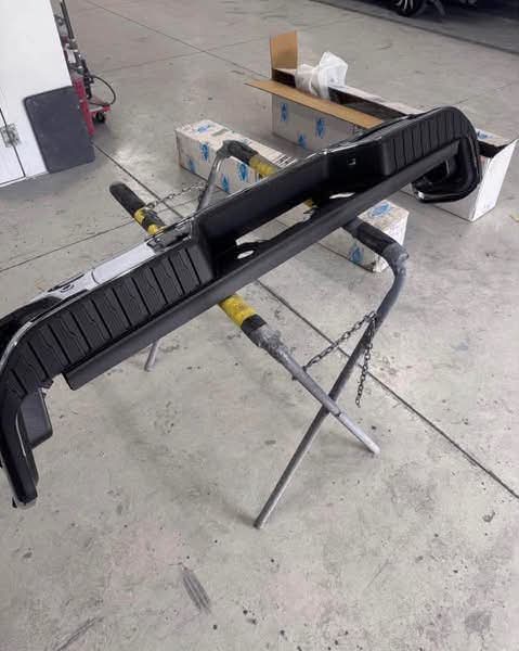 BRAND NEW REAR BUMPER FOR CHEVY SILVERADO / GMC