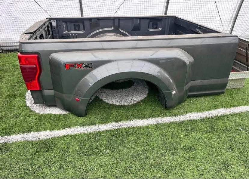 Ford 8’ Dually Bed – F-350 / F-450 Super Duty 