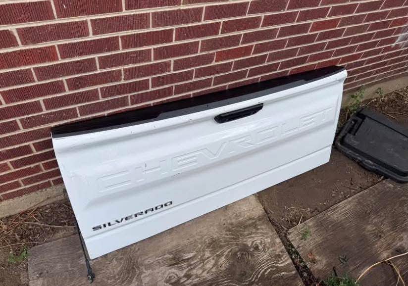 2025 Chevy Silverado 1500 Tailgate & Rear Bumper