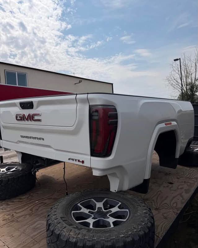2019–2025 GMC AT4 SRW Bed, Tailgate & Bumper