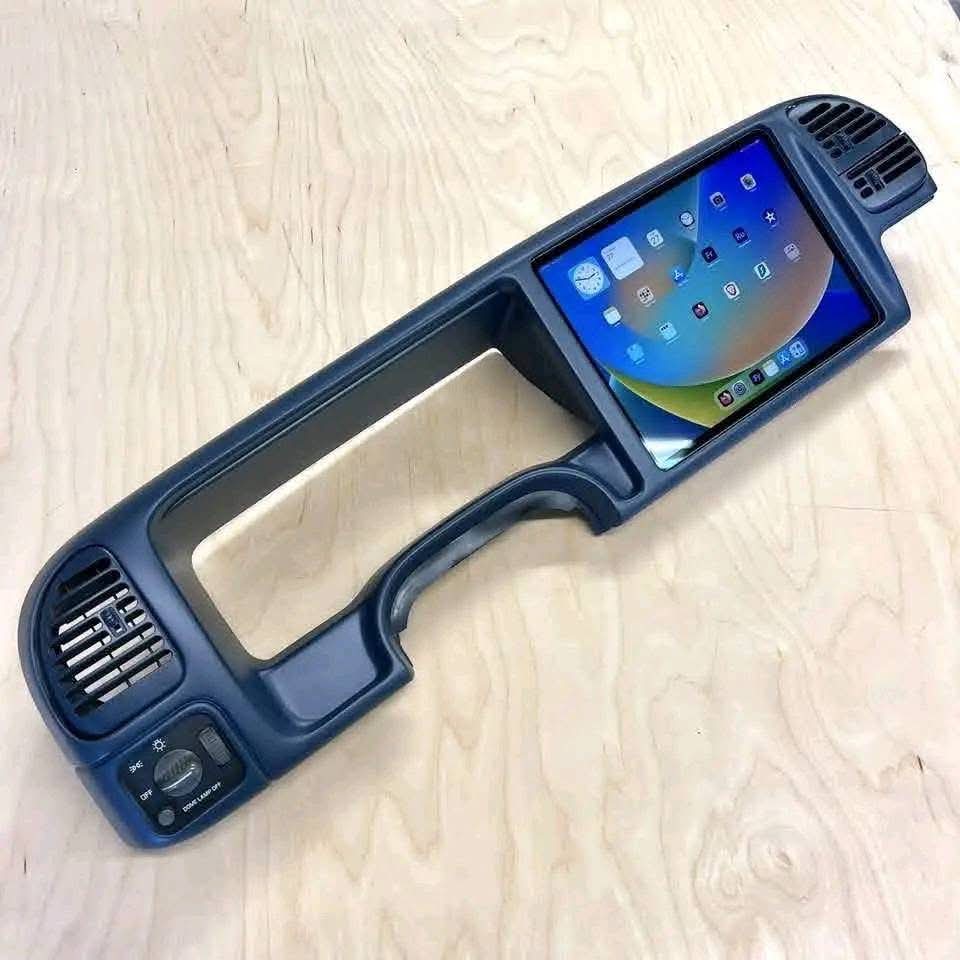 1995–1998 Chevy 1500 iPad Pro 12.9” Dash