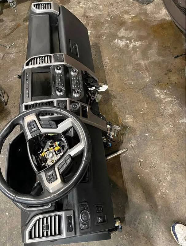 2019 Ford F-150 Platinum Dashboard