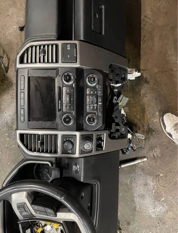 2019 Ford F-150 Platinum Dashboard