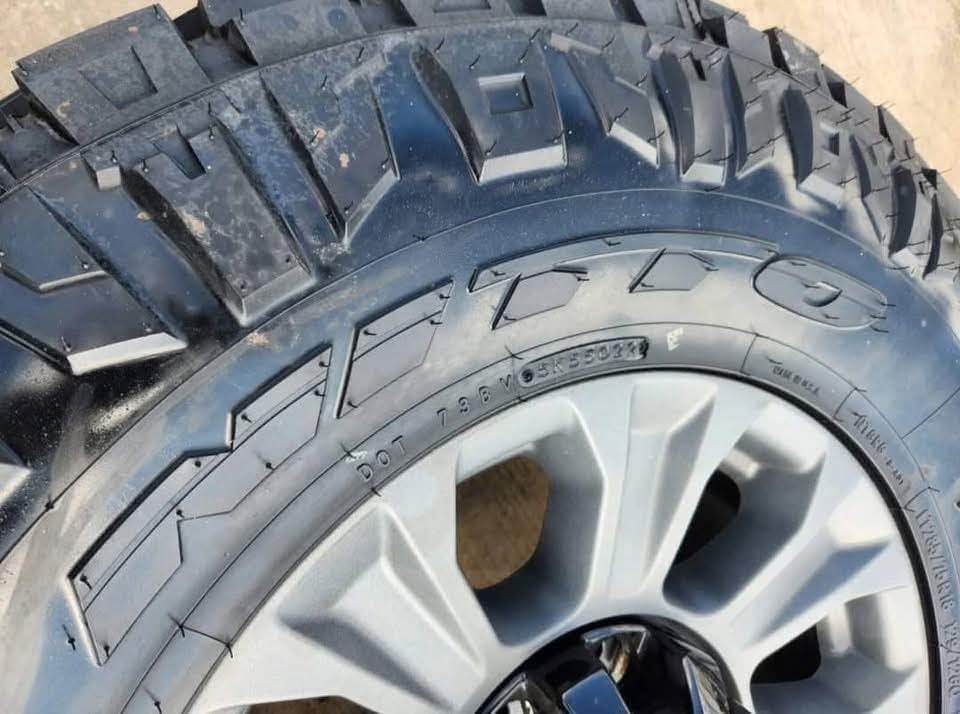 18” OEM Ford F-250/F-350 Tremor gray wheels