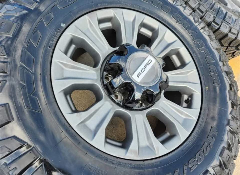 18” OEM Ford F-250/F-350 Tremor gray wheels